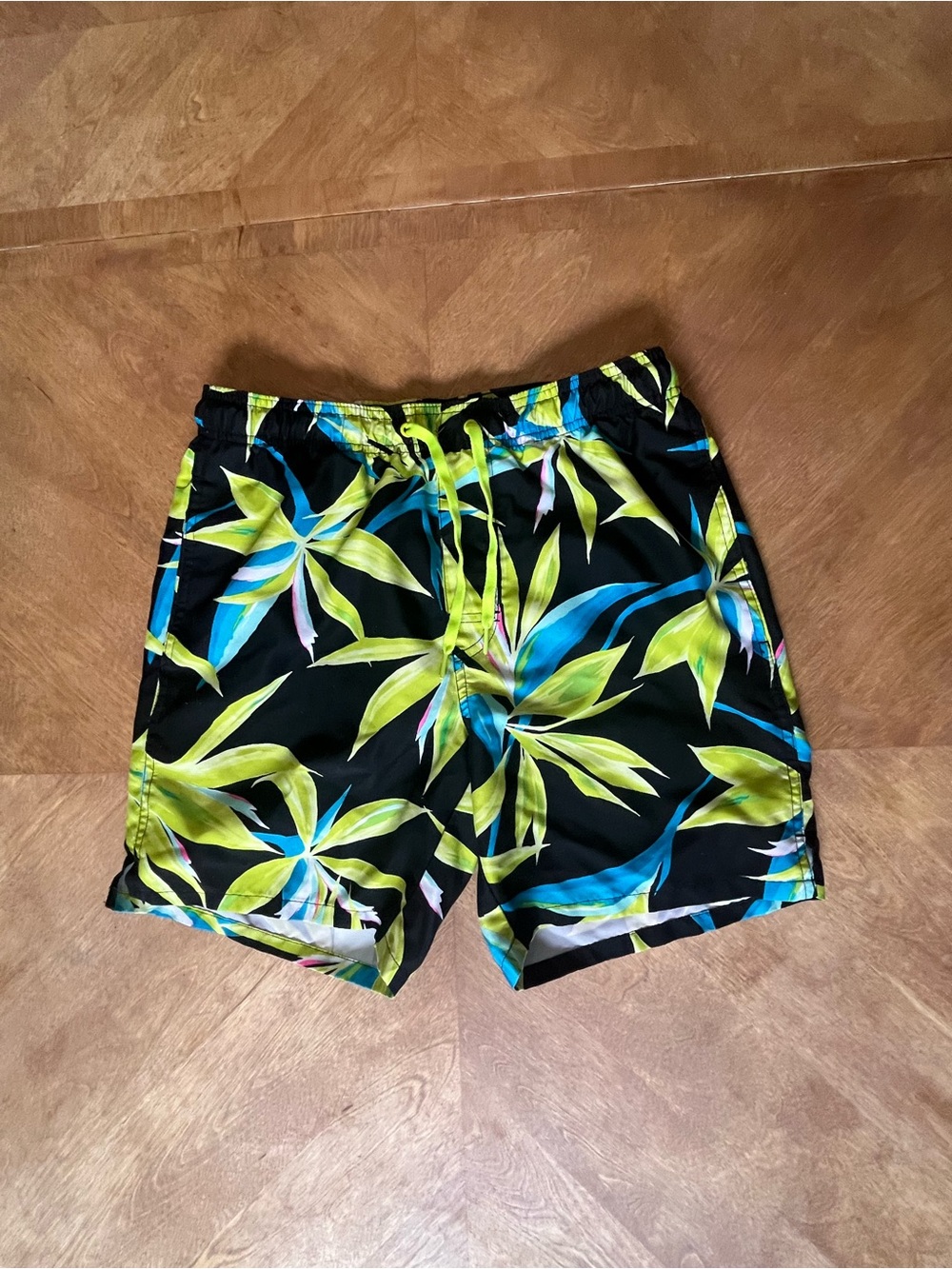 Old Navy Men’s Small Swim Trunks – Tropical Neon Leaf Print